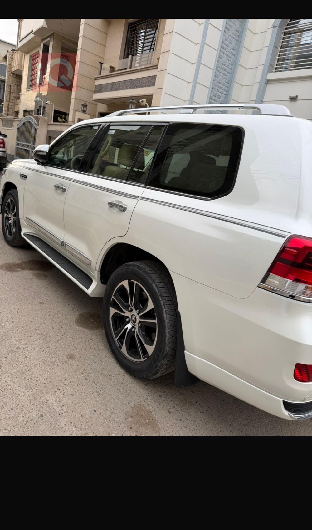 تويوتا لاندكروزر